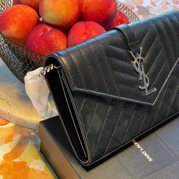 SOLD🔥Authentic! New! Yves Saint Laurent Tri-Quilted Wallet on chain - Picture 12 of 13